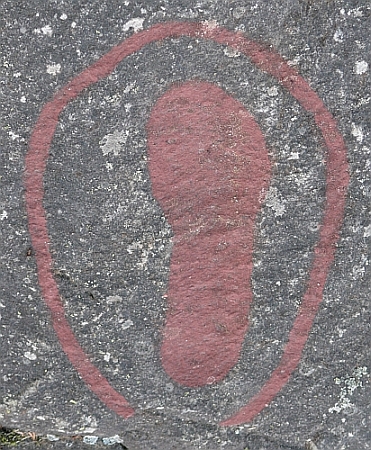 Fußsohle im Kreis, Rickeby 138 / Uppland
